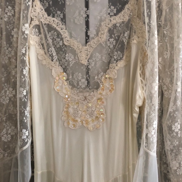 This already sold/ Night gown and robe - Picture 3 of 8